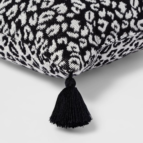 PAIR!! OPALHOUSE Textured Woven Animal Pattern Square Throw Pillow, NWT - Picture 2 of 5